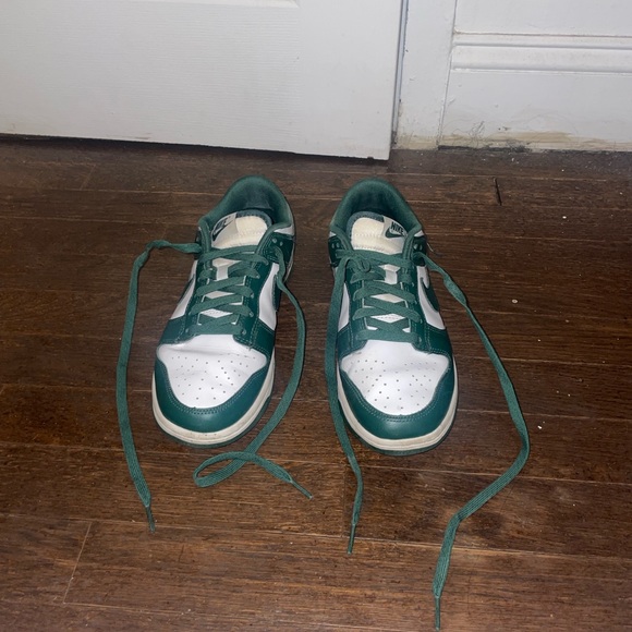 Nike Dunk low Michigan State. Men’s 7, Women’s size 8. - Picture 4 of 8